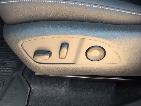 New 2026 Chevrolet Traverse LT w/ Midnight/Sport Edition FWD image 15