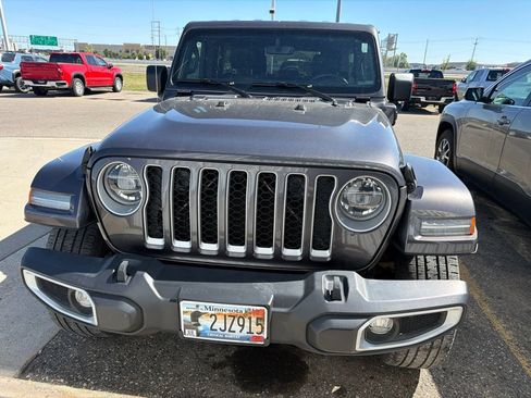 Used 2021 Jeep Wrangler Unlimited Sahara w/ Dual Top Group AWD/4WD image 8