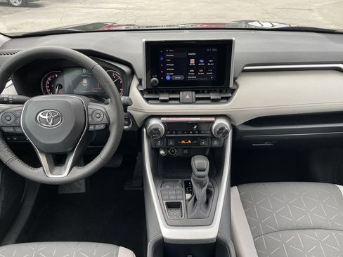Used 2025 Toyota RAV4 XLE w/ Convenience Package AWD/4WD image 15
