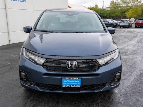 New 2026 Honda Odyssey Touring image 3