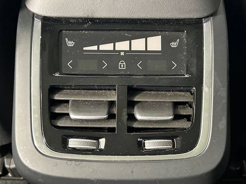Used 2024 Volvo XC90 B6 Ultimate AWD/4WD image 19