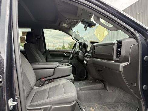 Used 2023 GMC Sierra 1500 SLE w/ X31 Off-Road Package AWD/4WD image 12