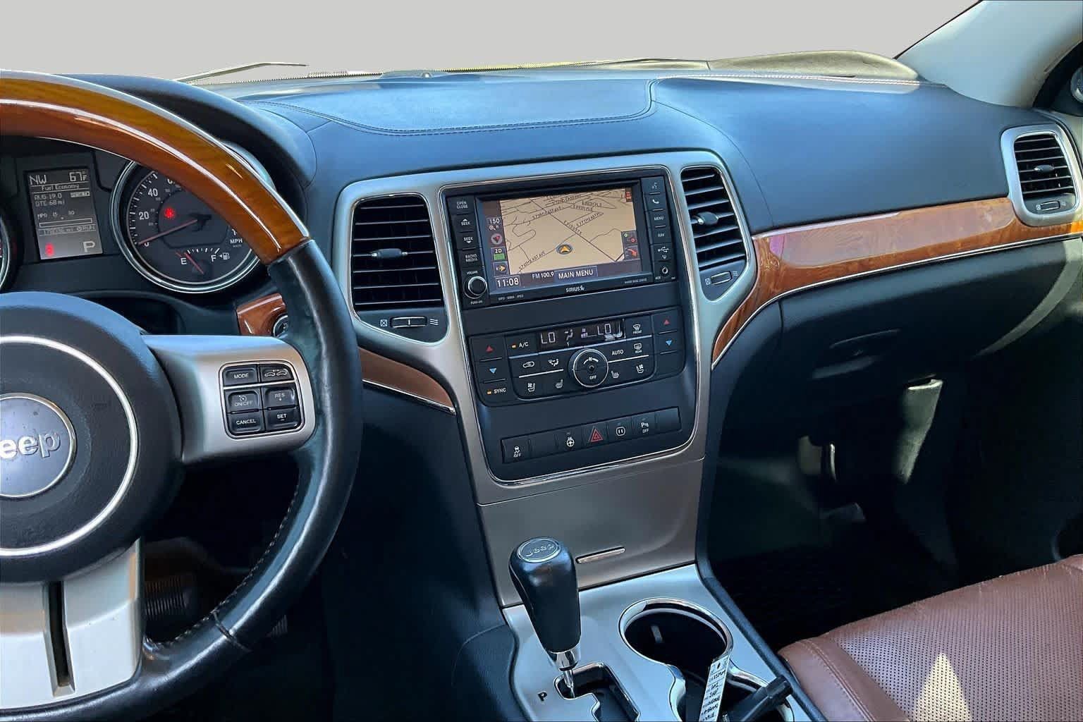 Used 2012 Jeep Grand Cherokee Overland AWD/4WD image 6