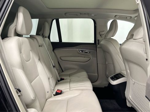 Used 2024 Volvo XC90 B5 Plus w/ Protection Package Premier image 22