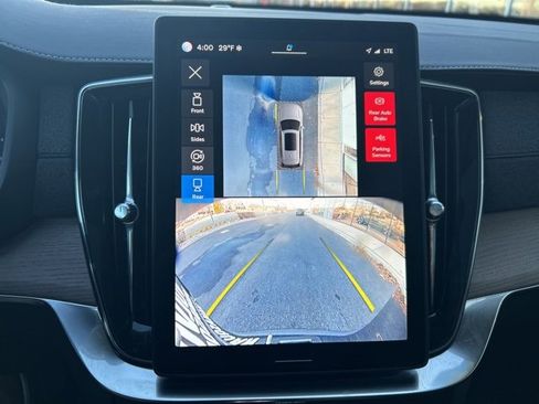 Used 2025 Volvo XC90 B5 Plus image 23