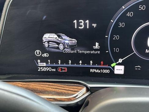 Certified 2022 Cadillac Escalade ESV Premium Luxury w/ Performance Package image 12