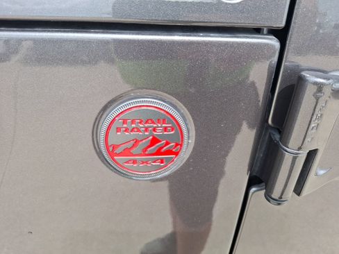 Used 2021 Jeep Wrangler Unlimited Rubicon AWD/4WD image 13