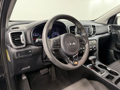 Used 2018 Kia Sportage LX image 10
