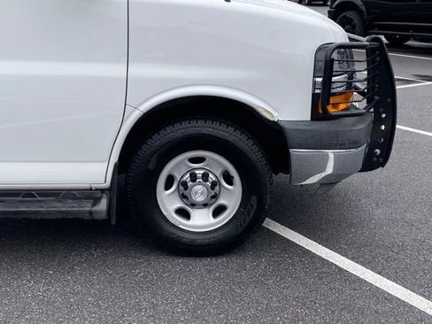 Used 2019 Chevrolet Express 3500 LT w/ LT Preferred Equipment Group RWD image 9