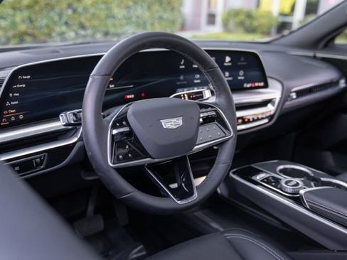 Used 2024 Cadillac Lyriq Luxury RWD image 25