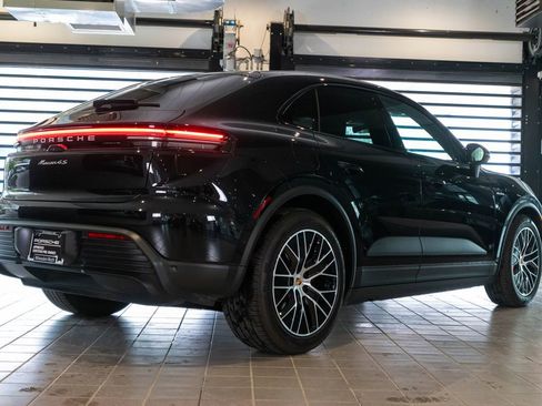 Certified 2025 Porsche Macan 4S Electric AWD/4WD image 9