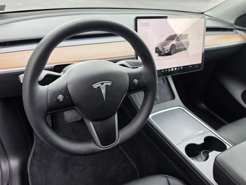 Used 2025 Tesla Model Y Long Range AWD/4WD image 21