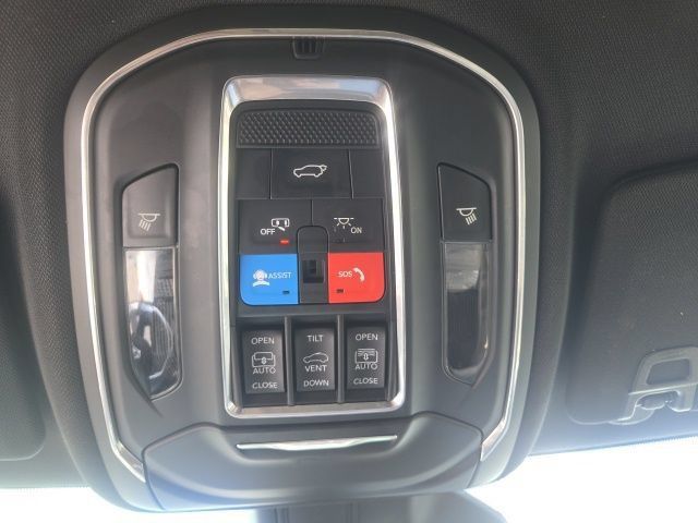 Used 2024 Jeep Grand Cherokee Limited w/ Luxury Tech Group II AWD/4WD image 36