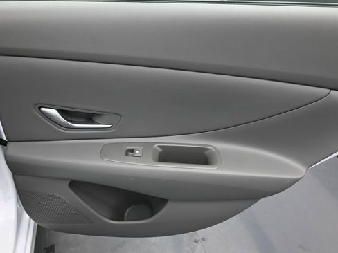 Certified 2024 Hyundai Elantra SEL w/ Convenience Package image 11