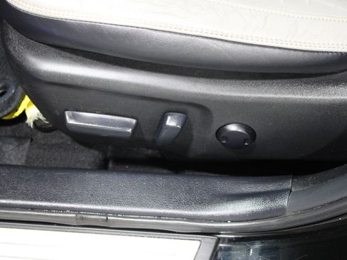 Used 2015 Toyota Camry XSE w/ Advanced Technology Package image 5