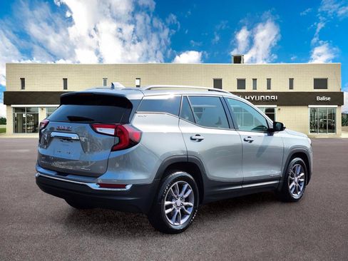 Used 2023 GMC Terrain SLT w/ LPO, Floor Liner Package AWD/4WD image 3