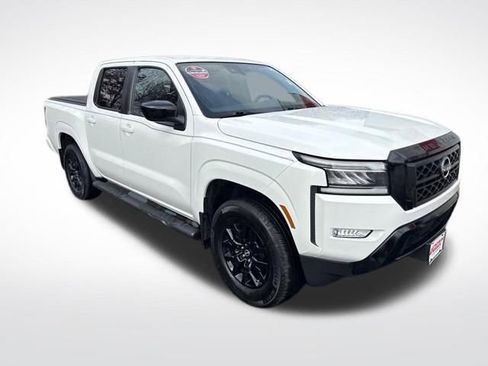 Used 2023 Nissan Frontier SV w/ Midnight Edition Package image 7