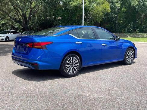 Used 2025 Nissan Altima 2.5 SV FWD image 25