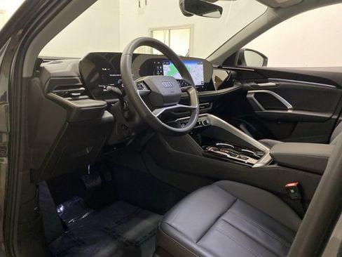 Used 2025 Audi Q5 Premium w/ Convenience Package image 63