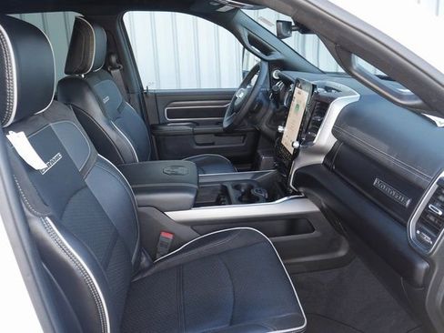 New 2025 RAM 2500 Laramie AWD/4WD image 30
