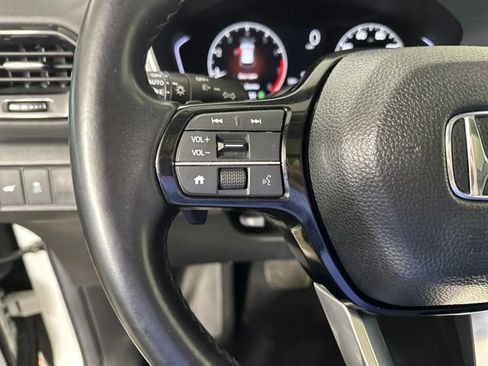 Used 2023 Honda Pilot Touring image 15