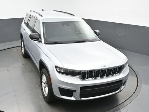 Used 2022 Jeep Grand Cherokee L Laredo w/ Luxury Tech Group I AWD/4WD image 45