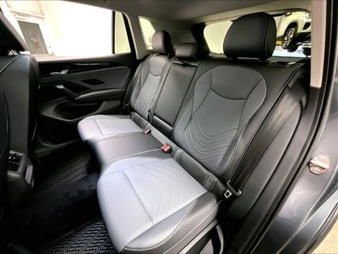 New 2026 Volkswagen Tiguan SE image 12