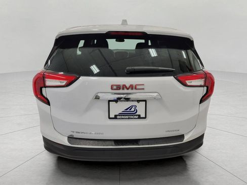 Used 2024 GMC Terrain SLE image 25