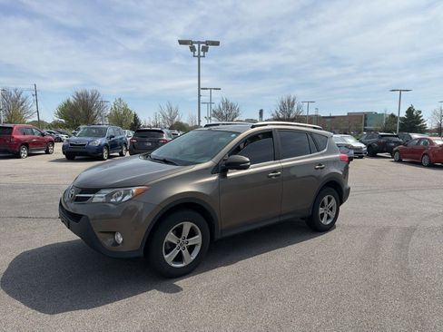 Used 2015 Toyota RAV4 XLE image 1