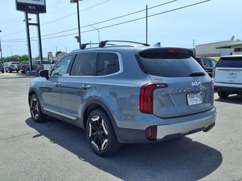 Used 2025 Kia Telluride S AWD/4WD image 2