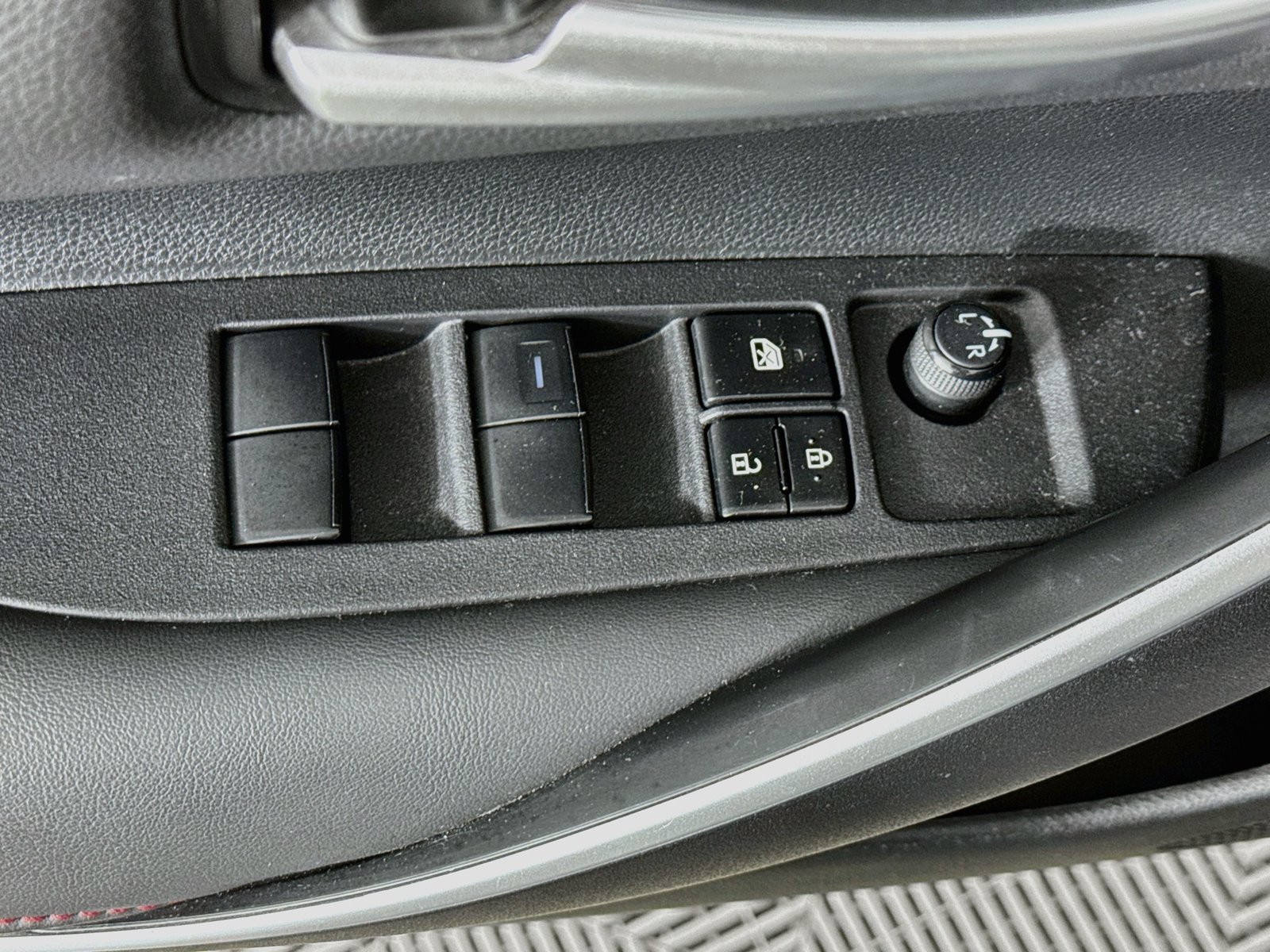 Used 2024 Toyota Corolla SE FWD image 17