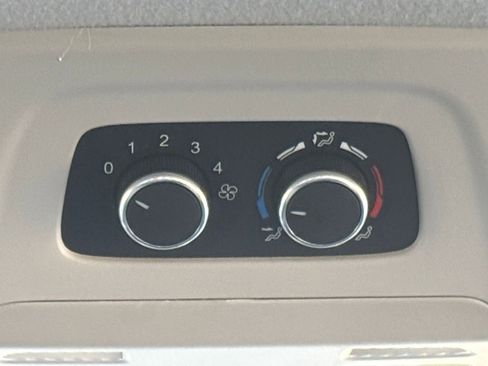 Used 2024 Ford Transit 350 XLT image 23