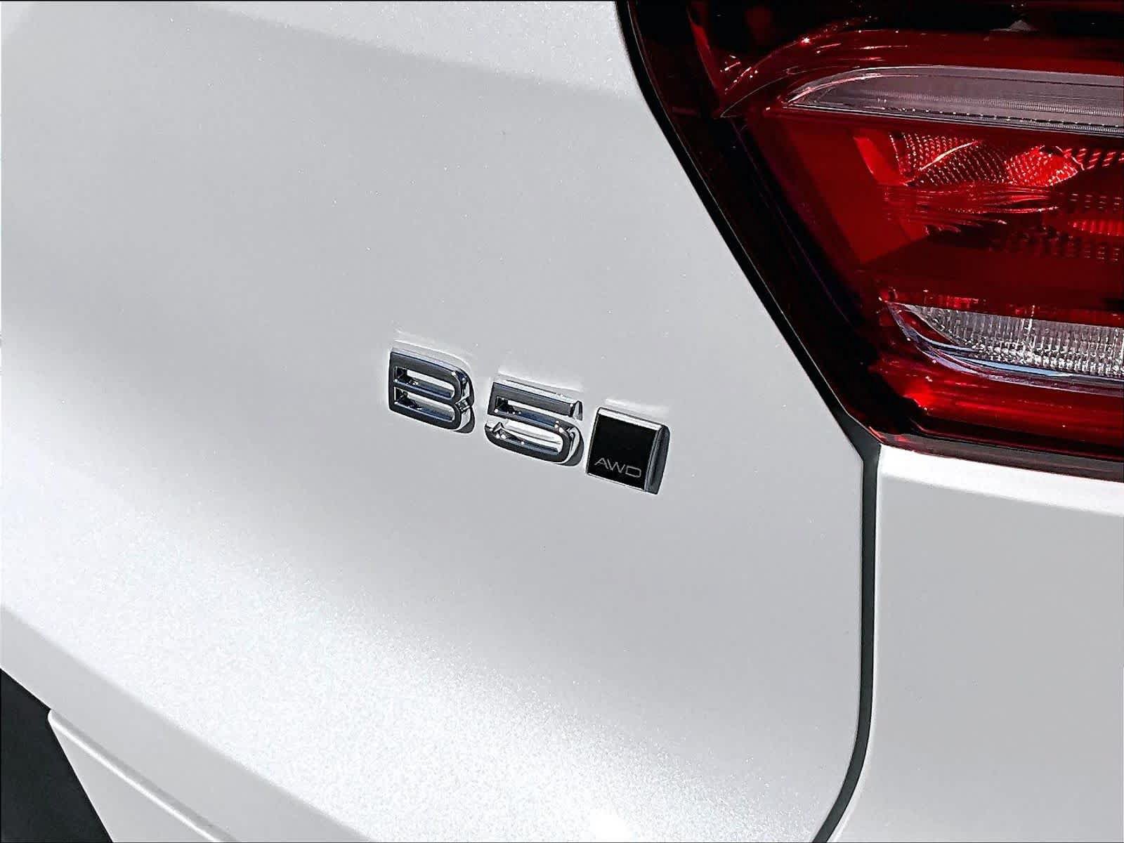 New 2026 Volvo XC40 B5 Plus w/ Protection Package Premier AWD/4WD image 26