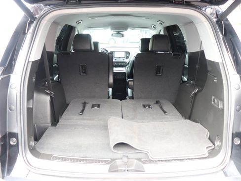 Used 2023 GMC Acadia SLT image 62