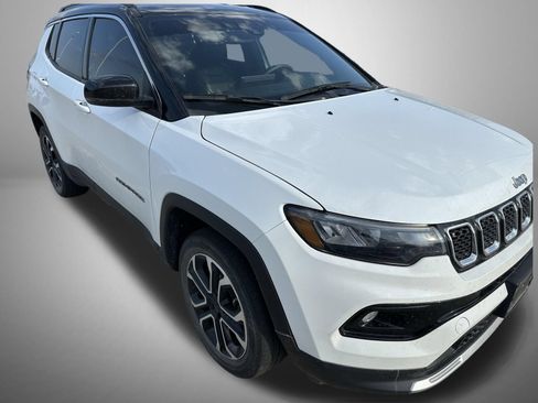 Used 2023 Jeep Compass Limited AWD/4WD image 2