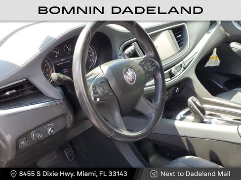 Used 2020 Buick Enclave Essence image 18