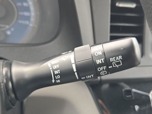 Used 2018 Toyota Sienna LE FWD image 25