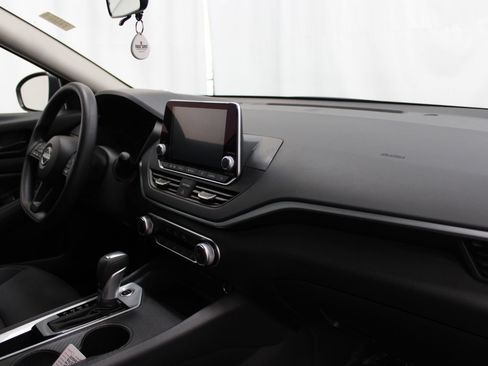 Used 2025 Nissan Altima 2.5 S FWD image 25