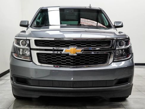 Used 2019 Chevrolet Suburban LT RWD image 4