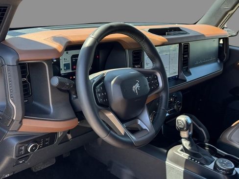 Used 2024 Ford Bronco Outer Banks AWD/4WD image 6
