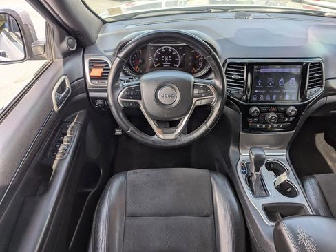 Used 2019 Jeep Grand Cherokee Laredo w/ Laredo X Package RWD image 28