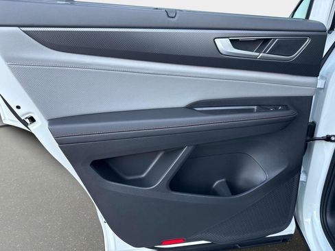 New 2026 Volkswagen Atlas Peak Edition image 11