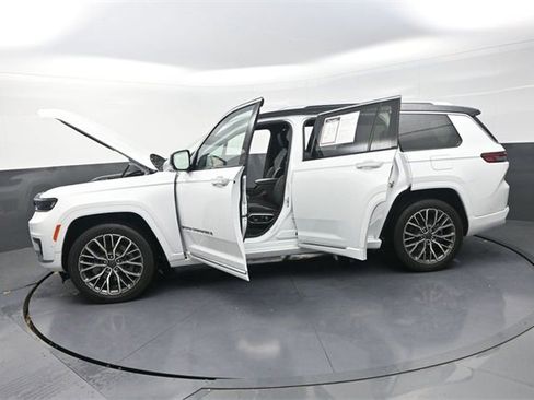 Used 2023 Jeep Grand Cherokee L Summit image 28