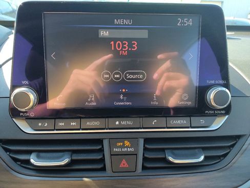 Used 2024 Nissan Altima 2.5 SV image 25