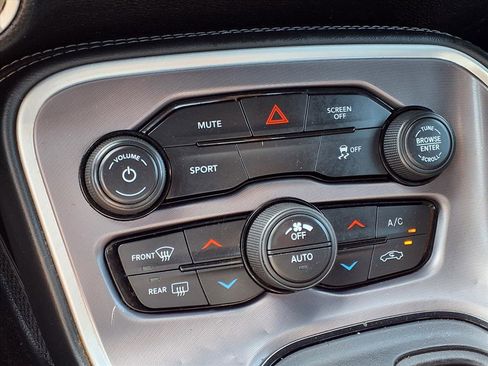 Used 2022 Dodge Challenger SXT w/ Blacktop Package image 8