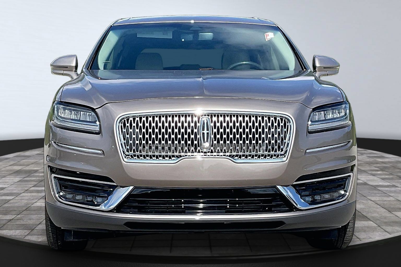 Used 2019 Lincoln Nautilus Select w/ Cargo Utility Package FWD image 3