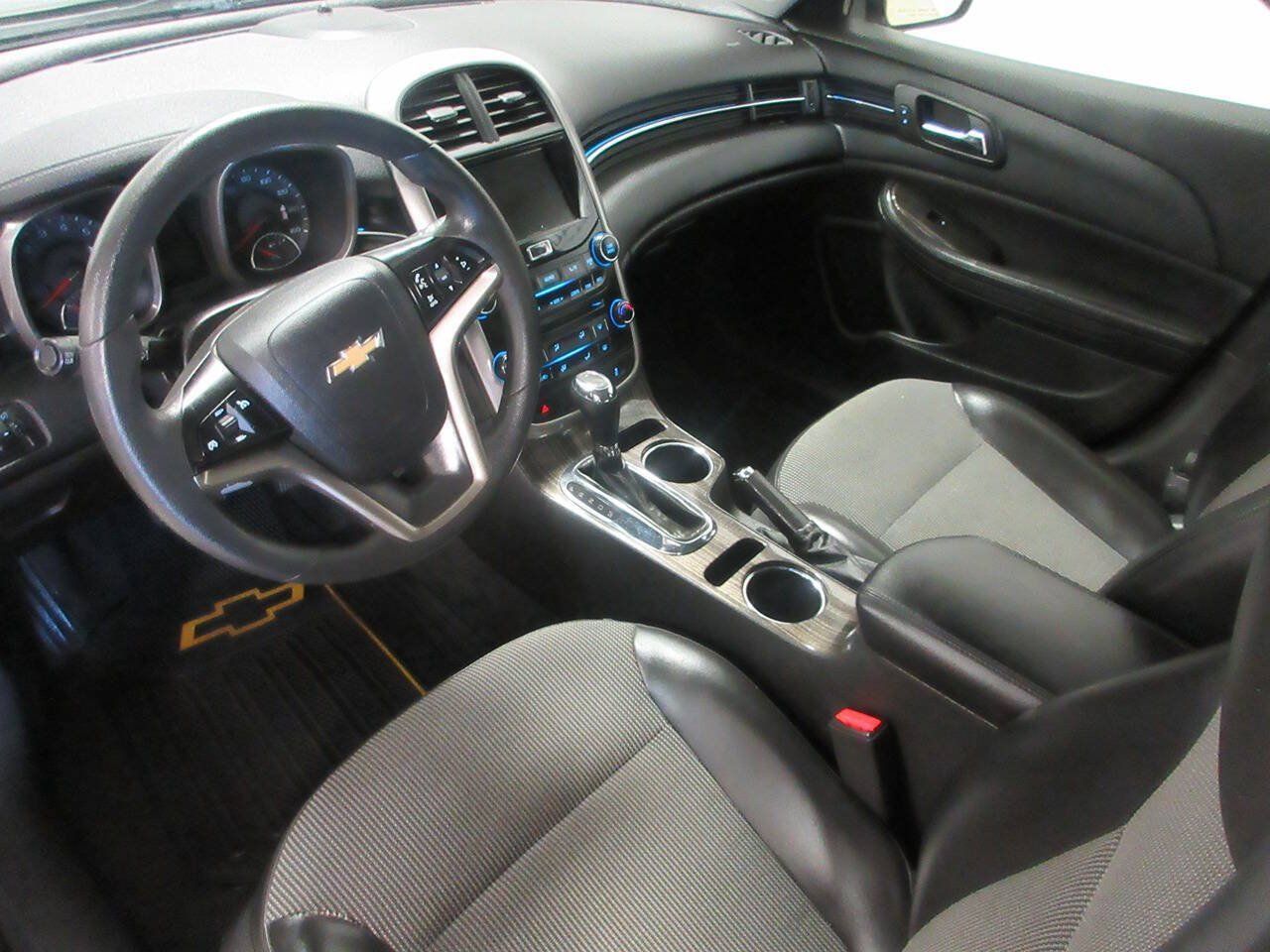 Used 2015 Chevrolet Malibu LT FWD image 15