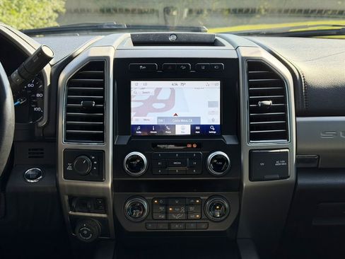 Used 2020 Ford F350 Platinum w/ FX4 Off-Road Package AWD/4WD image 32