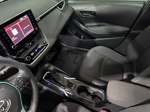 Used 2022 Toyota Corolla LE image 29
