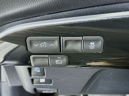 Used 2018 Toyota Prius Prime Premium w/ Protection Package image 17